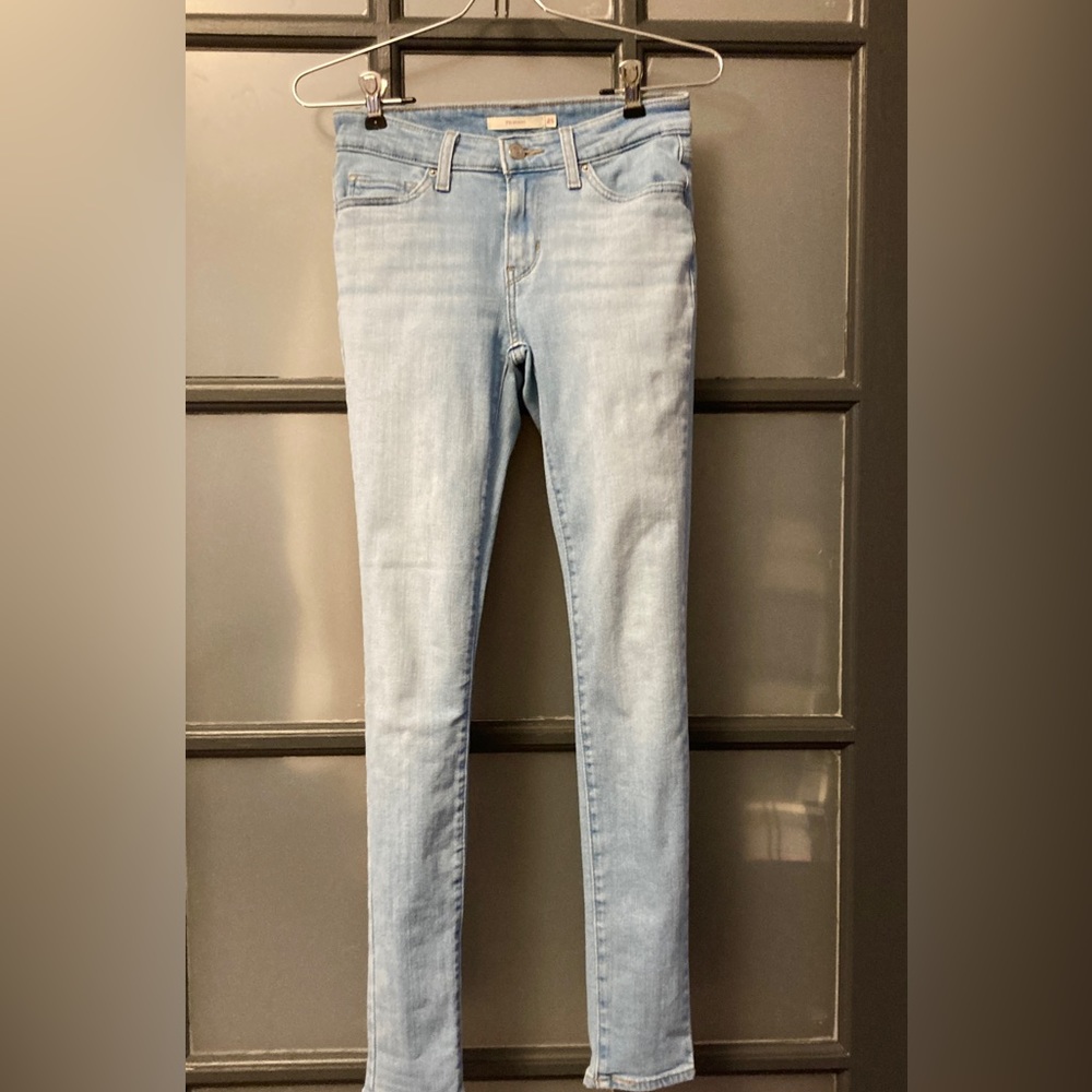 Levis women’s 711 jeans size 25